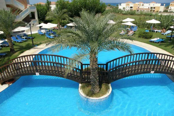 Sea View Hotel for Sale in Kolymbari, Platanias — photo 3