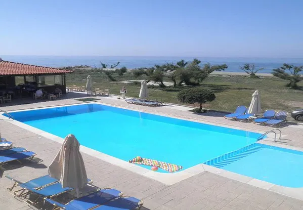 Sea-View Hotel for Sale in Tavronitis, Platanias — photo 5