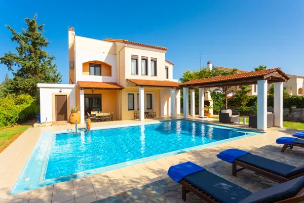 Seafront Hotel for Sale in Vamos, Apokoronas