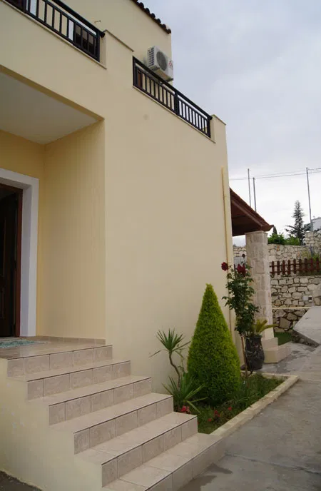 Seafront Three-Bedroom Villa for Rent in Agios Dimitrios Rethymnon, Rethymnon — photo 3