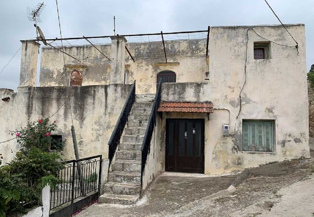 Six-Bedroom Villa for Sale in Amnatos, Amari