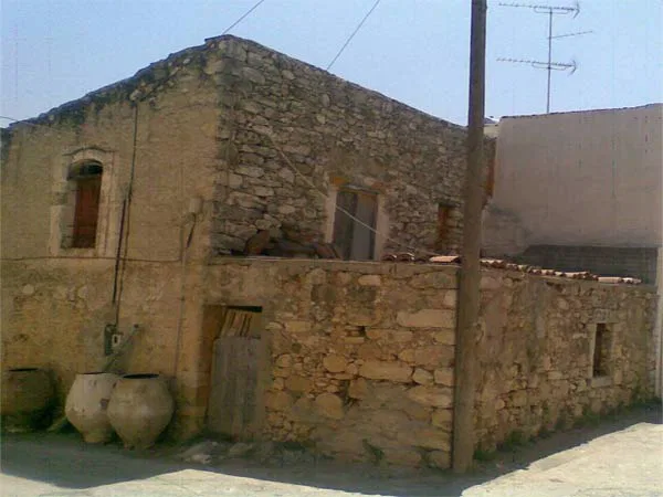 Seafront Villa for Sale in Aggeliana, Mylopotamos