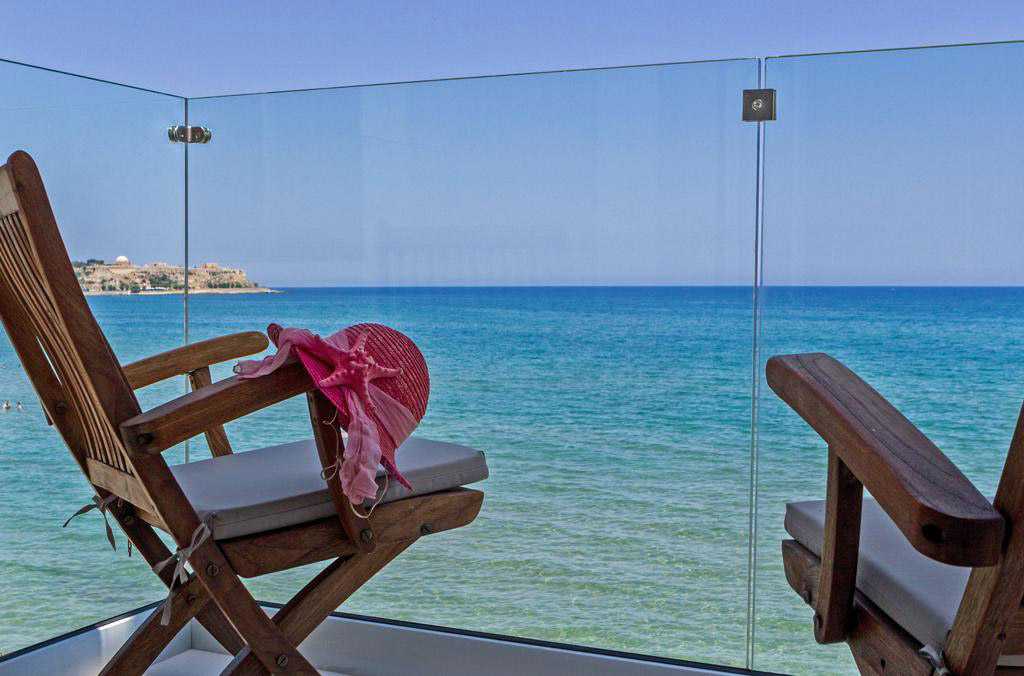 1000 m² Sea View Hotel for Sale in Rethymnon