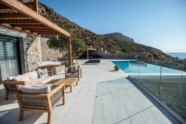 Sea-View Five-Bedroom Villa for Sale in Agios Nikolaos, Lasithi with Air conditioning — photo 2