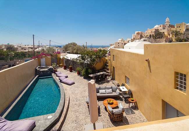 485 m² Hotel for Sale in Santorini, Cyclades