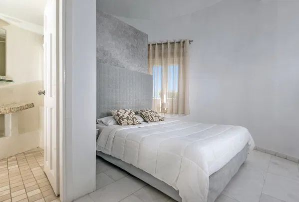 12700 m² Sea-View Hotel for Sale in Santorini, Cyclades — photo 5