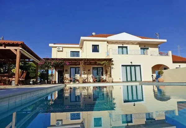 Sea-View Five-Bedroom Villa for Sale in Agios Nikolaos, Lasithi — photo 3