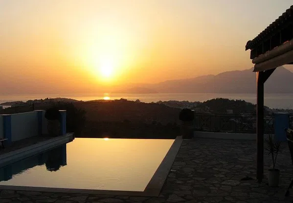 Sea-View Five-Bedroom Villa for Sale in Agios Nikolaos, Lasithi — photo 2