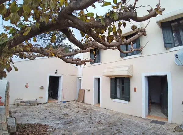 Seafront Three-Bedroom Villa for Sale in Akrotiri, Chania — photo 2