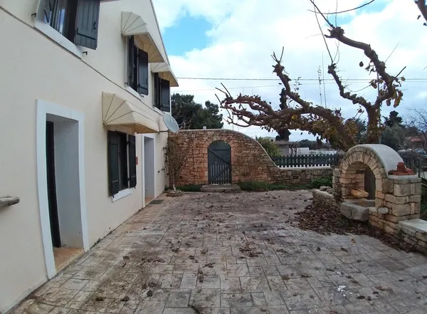 Seafront Three-Bedroom Villa for Sale in Akrotiri, Chania — photo 3