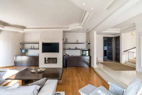420 m² Villa with Five Bedrooms for Sale in Vari - Varkiza, Athens Southern suburbs — photo 3