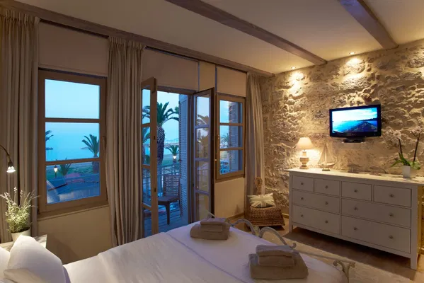 Sea View Hotel for Sale in Old Town Rethymnon, Rethymnon — photo 2