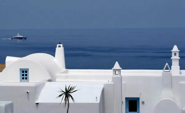 1096 m² Sea-View Hotel for Sale in Santorini, Cyclades