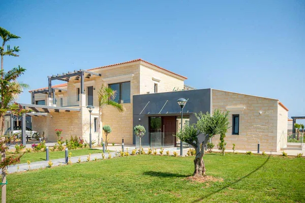 Sea View 262 m² Villa with Three Bedrooms for Sale in Platanias, Chania — photo 4