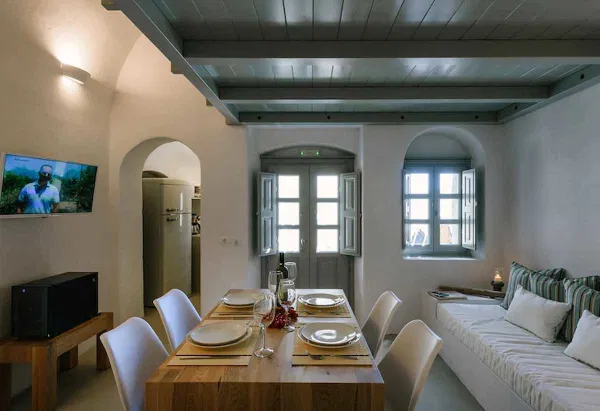 148 m² Sea-View Hotel for Sale in Santorini, Cyclades — photo 5