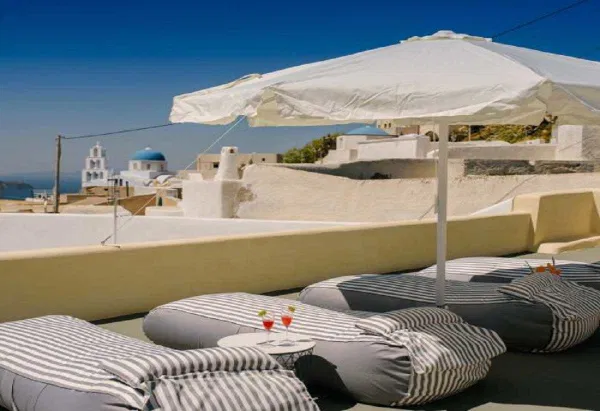 148 m² Sea-View Hotel for Sale in Santorini, Cyclades — photo 3