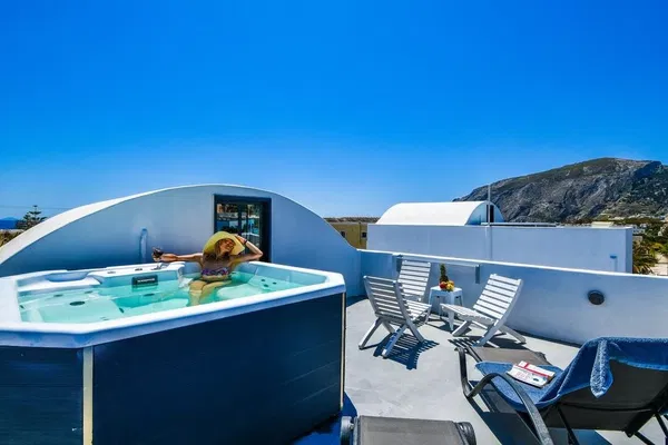 1050 m² Hotel for Sale in Santorini, Cyclades — photo 4