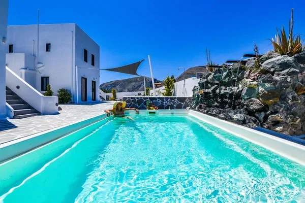 1050 m² Hotel for Sale in Santorini, Cyclades — photo 2