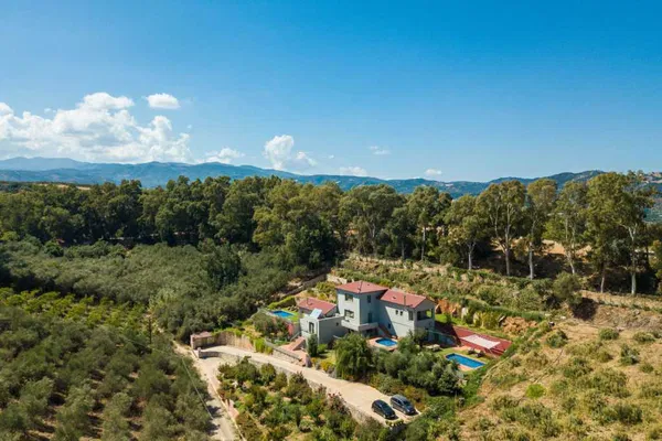 Six-Bedroom Villa for Sale in Chania — photo 2
