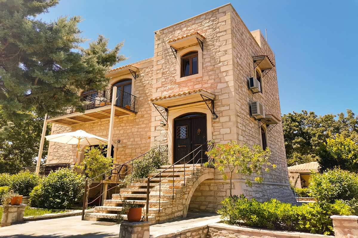 Three-Bedroom Villa for Sale in Rethymnon