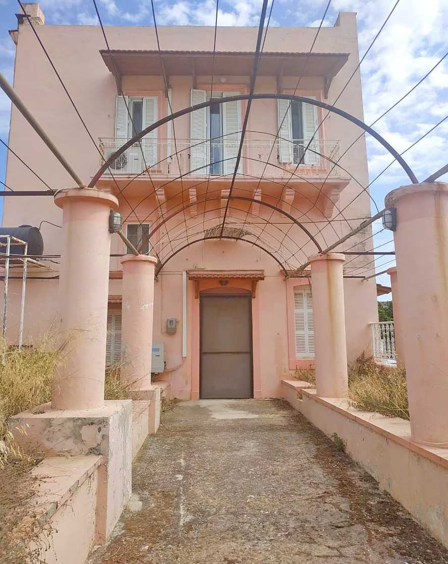 Villa for Sale in Akrotiri, Chania