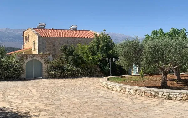 1260 m² Hotel for Sale in Chania — photo 3