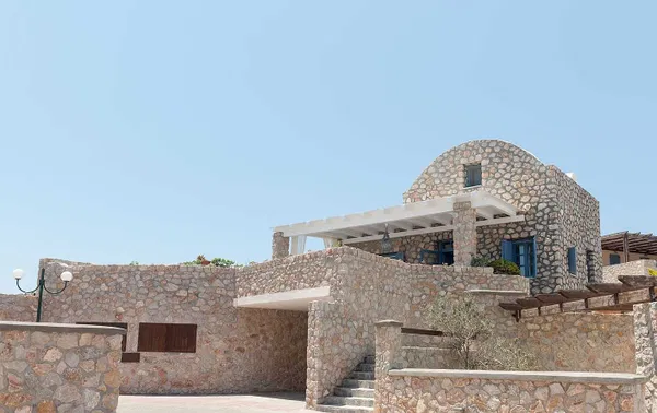 Sea-View 112 m² Villa with Two Bedrooms for Sale in Santorini, Cyclades — photo 5