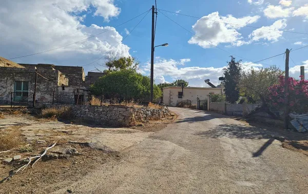 303 m² Land for Sale in Megala Chorafia, Chania — photo 3
