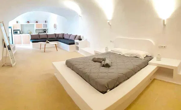 140 m² Sea View Hotel for Sale in Santorini, Cyclades — photo 5