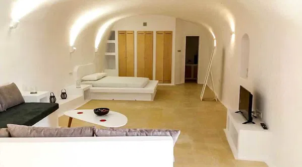 140 m² Sea View Hotel for Sale in Santorini, Cyclades — photo 4