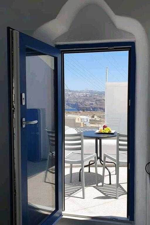 140 m² Sea View Hotel for Sale in Santorini, Cyclades — photo 2