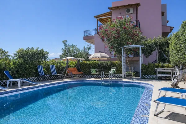 Four-Bedroom Sea View Villa for Sale in Kolymbari, Platanias — photo 2