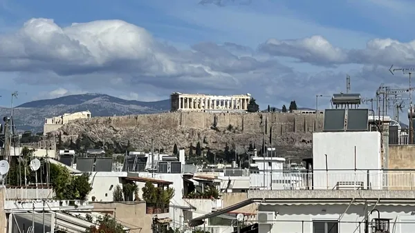 160 m² Apartment with Three Bedrooms for Sale in Neos Kosmos, Athens Center