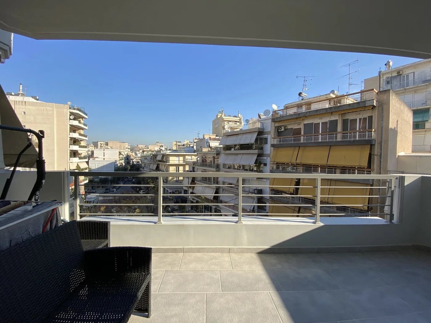 Two-Bedroom Apartment for Sale in Neos Kosmos, Athens Center with Air conditioning