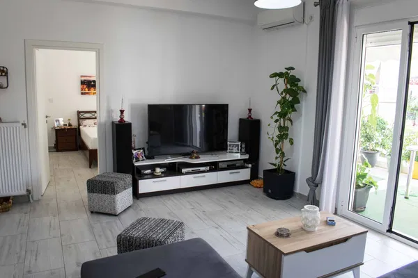 Renovated 86 m² Apartment with Three Bedrooms for Sale in Kolonos - Kolokinthous, Athens Center — photo 4
