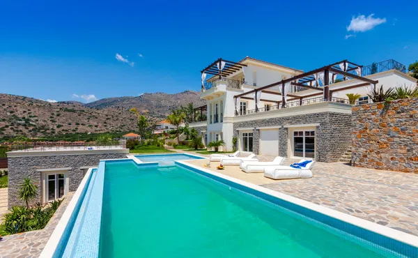 Sea View 623 m² Villa with Five Bedrooms for Sale in Elounda, Agios Nikolaos — photo 5
