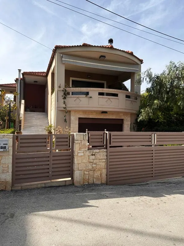 Six-Bedroom Villa for Sale in Agioi Apostoloi, Chania