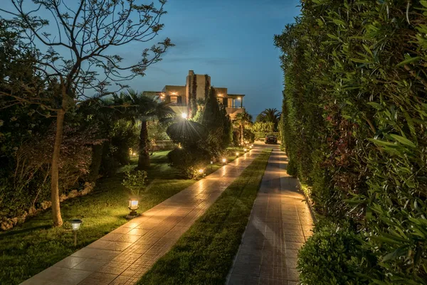 Sea-View 350 m² Villa with Six Bedrooms for Sale in Rethymnon — photo 4