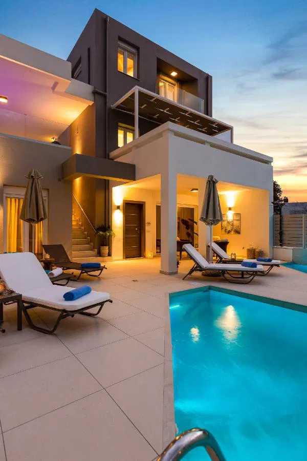 Seven-Bedroom Villa for Sale in Rethymnon