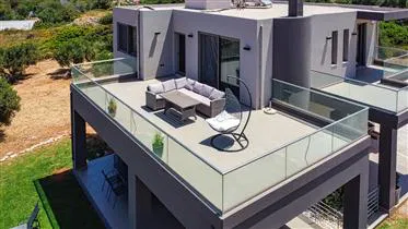 Sea View 300 m² Villa with Three Bedrooms for Sale in Agios Onoufrios, Akrotiri — photo 3