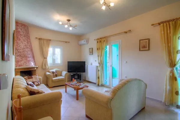 120 m² Four-Bedroom Villa for Sale in Panormo, Mylopotamos — photo 4