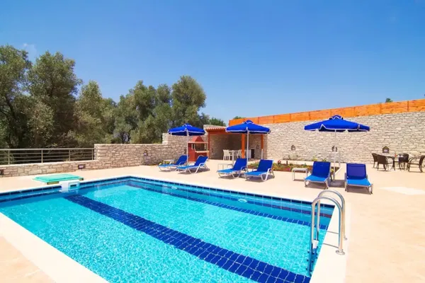120 m² Four-Bedroom Villa for Sale in Panormo, Mylopotamos — photo 2
