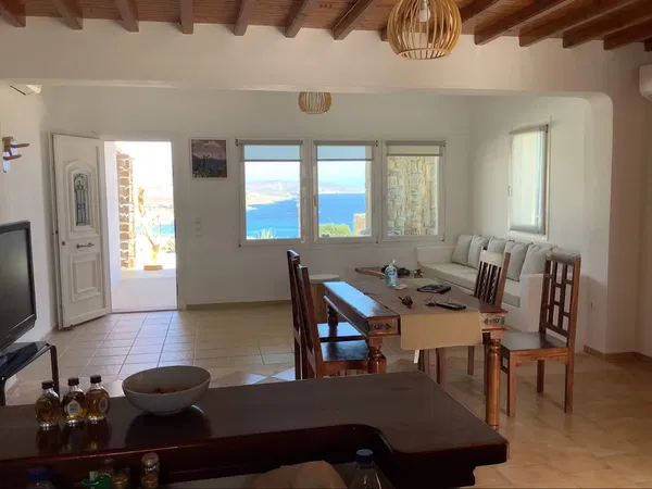 Renovated 110 m² Villa with Two Bedrooms for Sale in Mykonos, Cyclades — photo 4