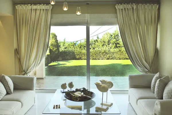 Sea-View 434 m² Villa with Six Bedrooms for Sale in Legrena, Attica — photo 5