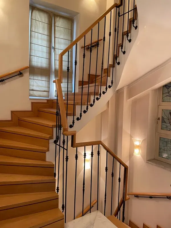 Sea-View Eight-Bedroom Villa for Sale in Kastella, Piraeus — photo 3