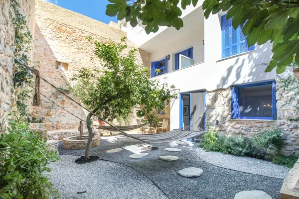 Renovated Building for Sale in Attikis Square Athens, Athens Center — photo 2
