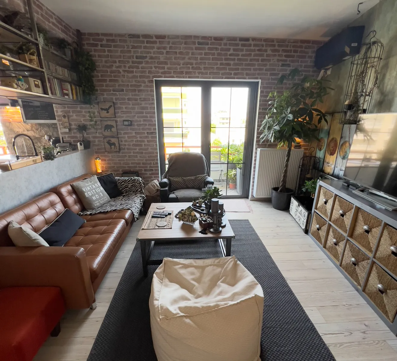 Renovated 78 m² Apartment with Two Bedrooms for Sale in Palaio Faliro, Athens Southern suburbs