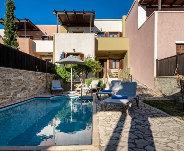 Four-Bedroom Villa for Sale in Makris Gialos, Lasithi with Garden