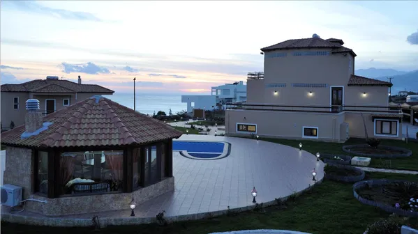Six-Bedroom Villa for Sale in Ierapetra, Lasithi — photo 3