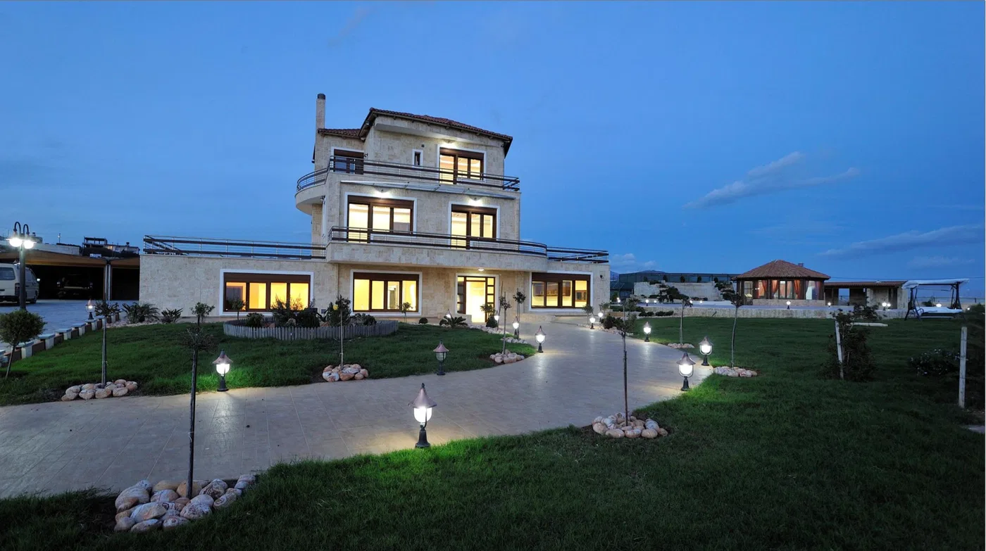 Six-Bedroom Villa for Sale in Ierapetra, Lasithi